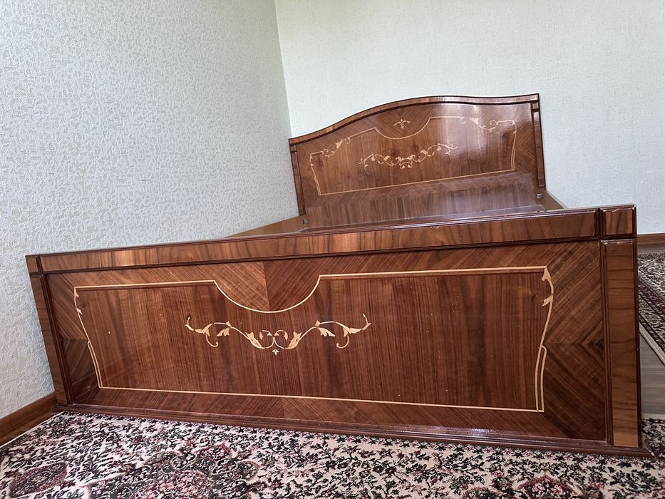 Продам двухспальную кровать