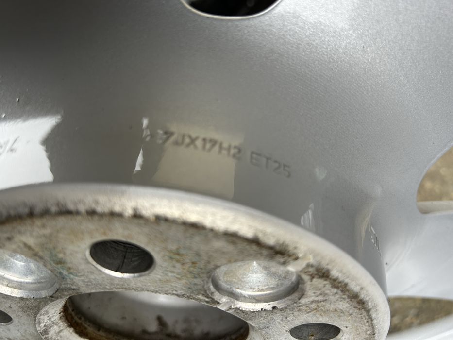 5х112 17 оргинални audi 7j ET 25