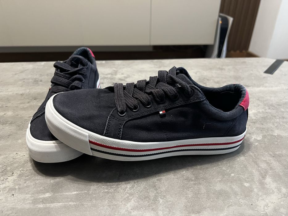 Дамски кецове Tommy Hilfiger