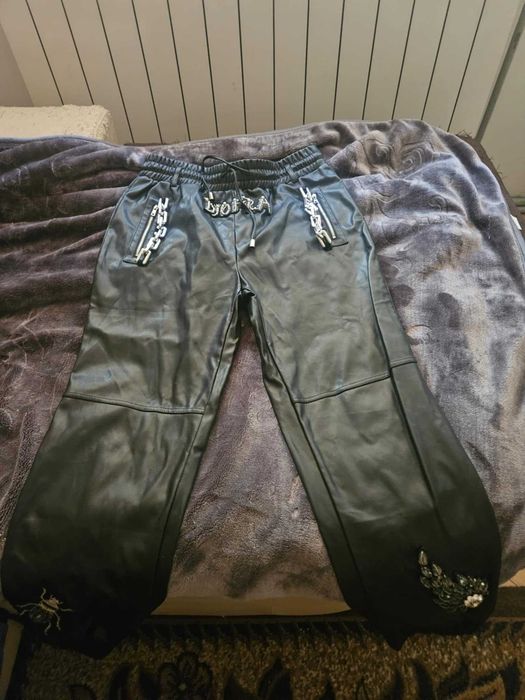 Стилен Черен Дамски Кожен панталон - 70 лева