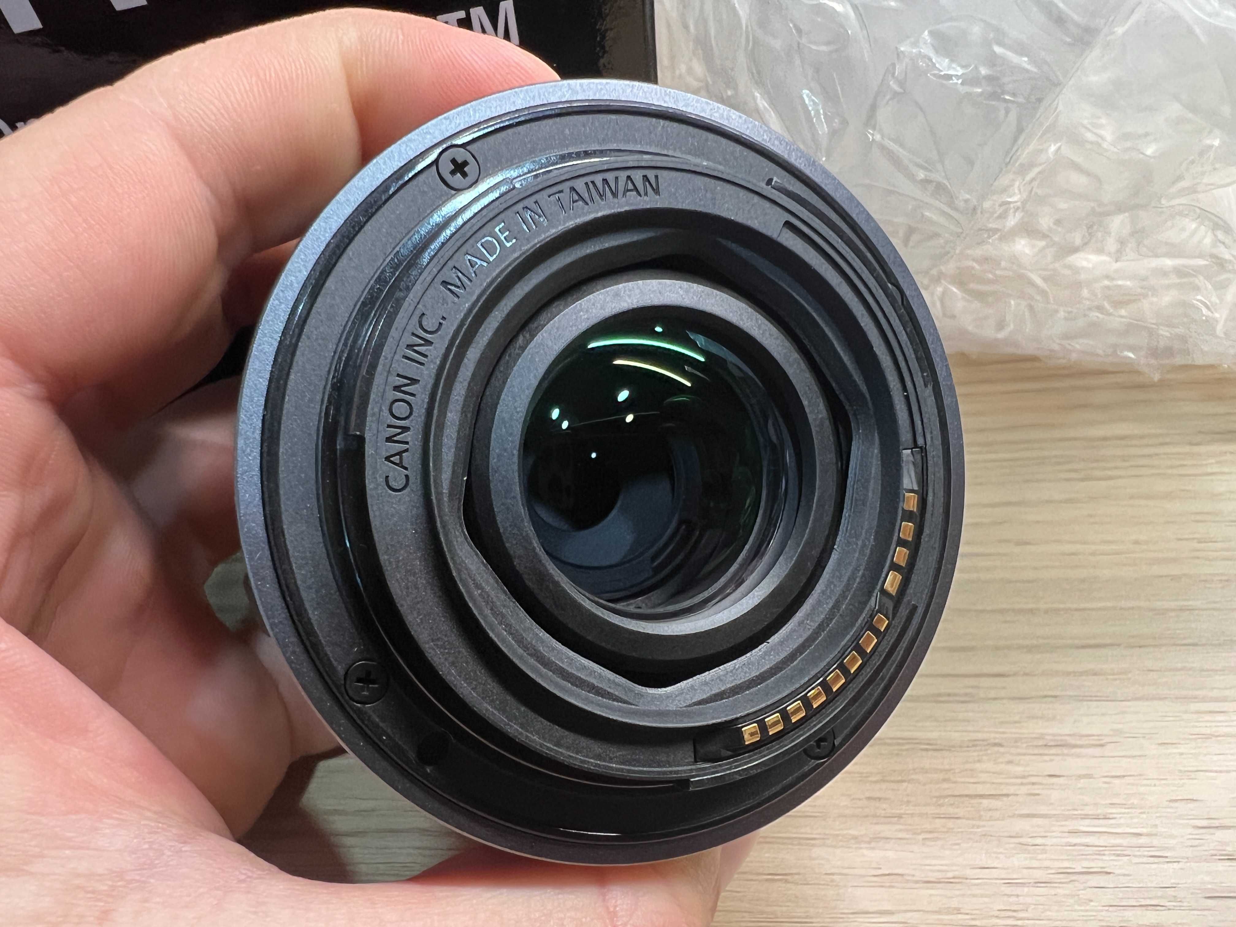 Canon RF 24mm-50mm F4.5 - 6.3 IS STM