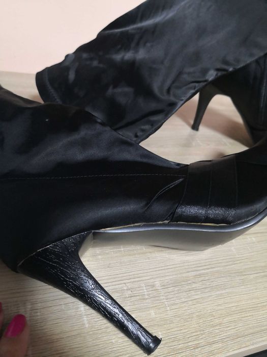 Офицялни ботуши 40номер