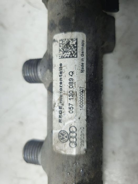 Rampa injectoare 4.2 tdi cdsb 057130089Q Audi A8 D4/4H [2010 - 2014]