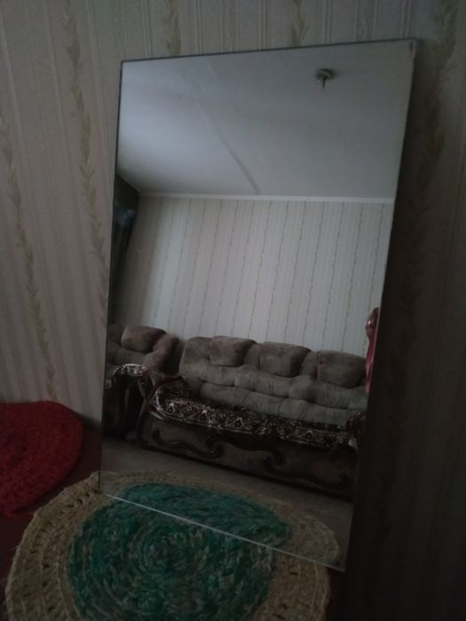 Зеркало настенное без отверстий для крепления.б/у