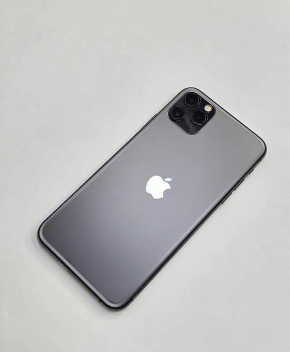 iPhone 11 Pro MAX/ 92% Bateria  / Accept Schimburi