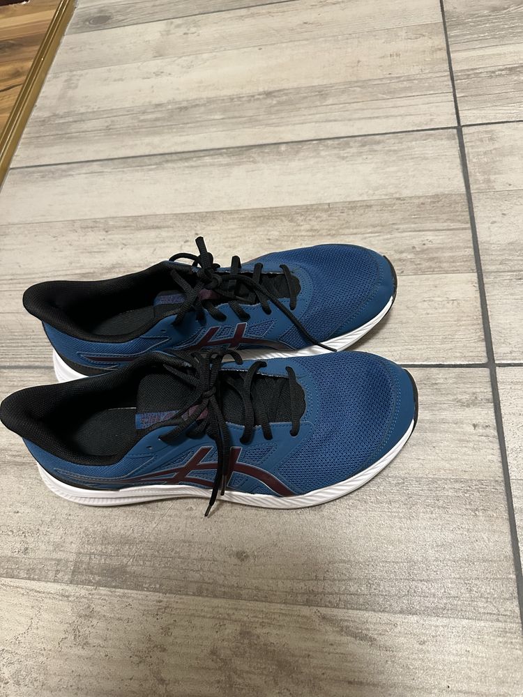 Маратонки ASICS като чисто нови!