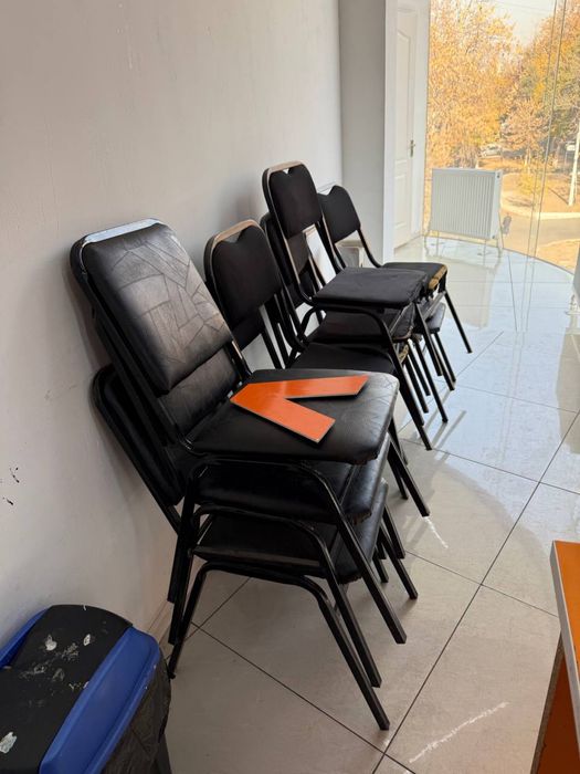 Parta va stullar sotiladi