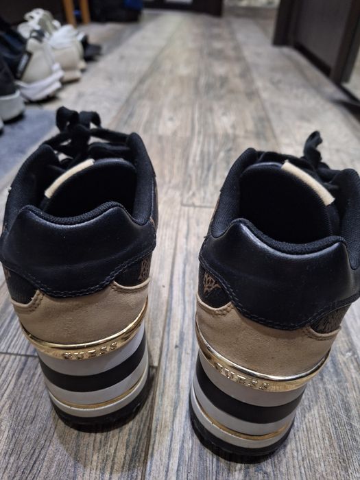 Маратонки  GUESS