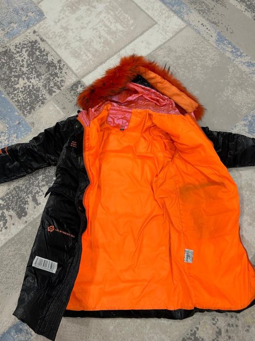 Продам куртку для девочки