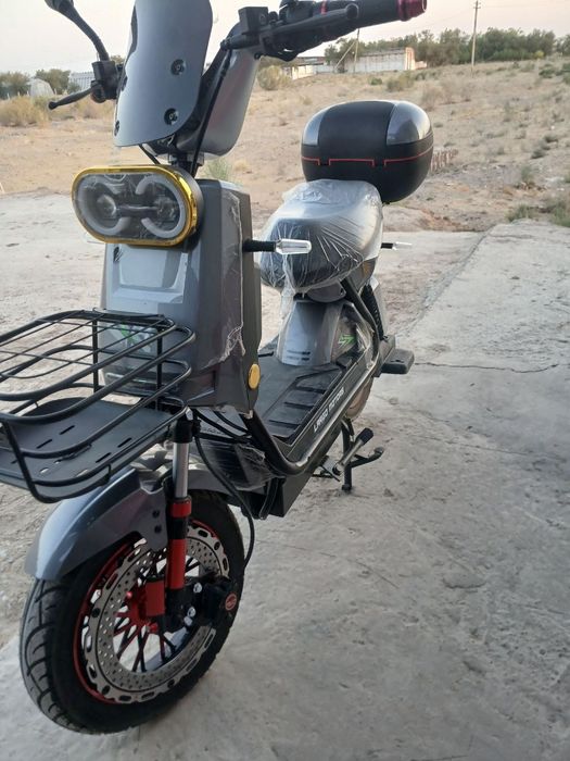 Skuter 2025. Yil 25 sentyabr da olingan