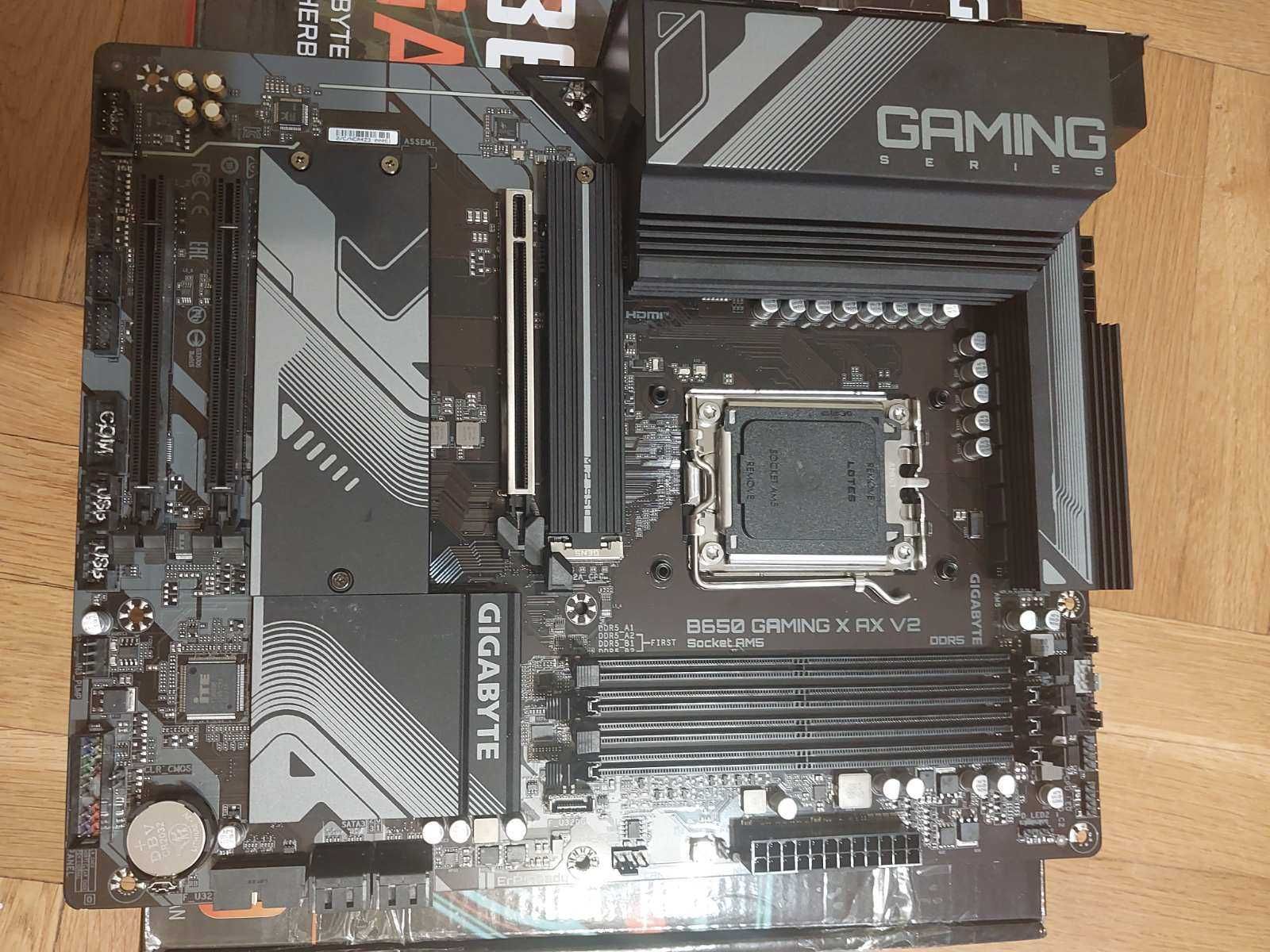 AMD Ryzen 9 7950X3D + Gigabyte B650 Gaming X AX V2 Wi-Fi