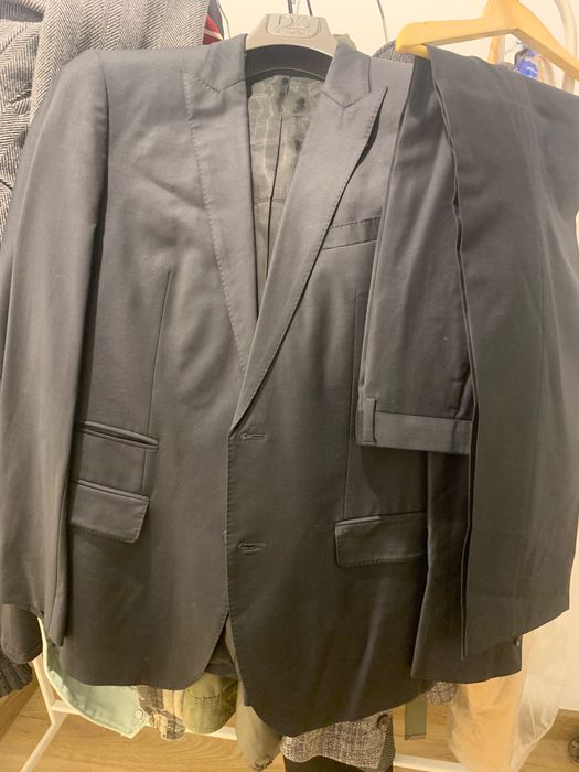 Costum negru ceremonie Hugo Boss