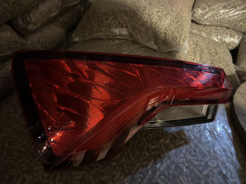 Заден ляв стоп шкода скала 2024г