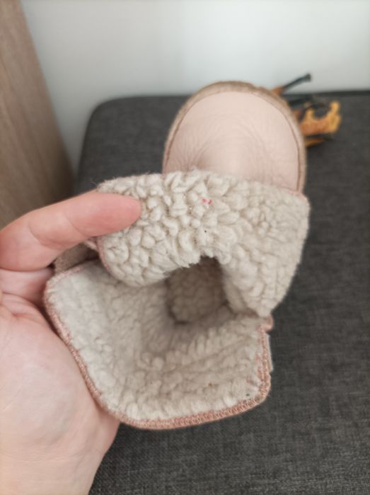 Ghetuțe îmblănite din piele