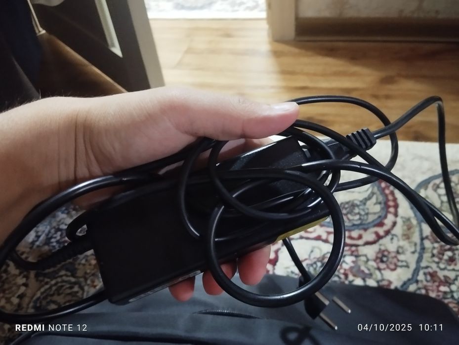 Notebook acer i3 + sumka, skaner