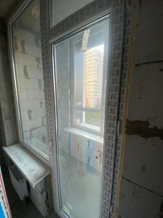 Пластиковое окно и дверь для балкона