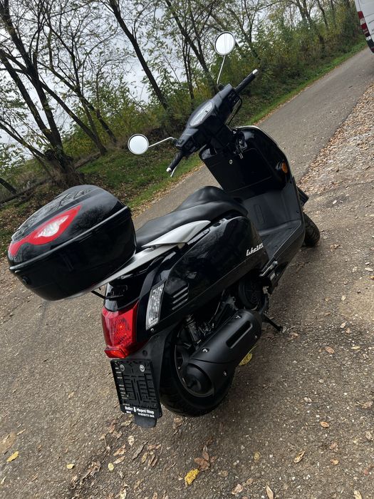 De vânzare scuter Kymco 125cc, în stare foarte bună.