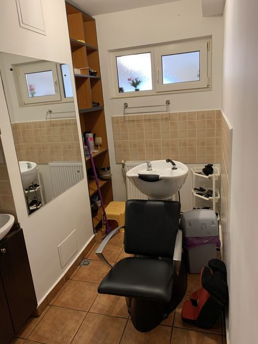Salon infrumusetare inchiriem post lucru coafura frizerie si spatiu9mp