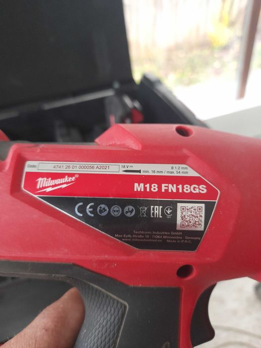 Pistol cuie Milwaukee M18 FN18GS