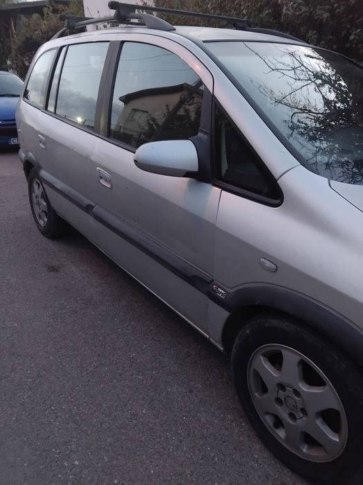 Opel Zafira 2.2 an 2004