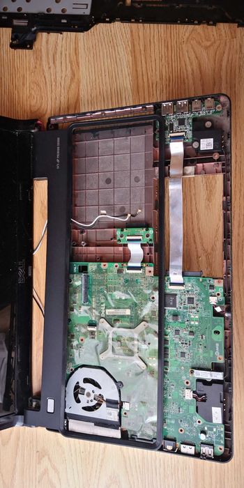 Laptop Dell Display Dell inspiron 1564 i3