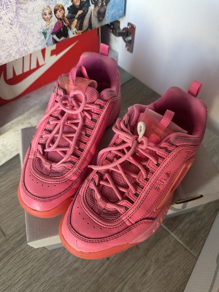 Fila неоново розово маратонки
