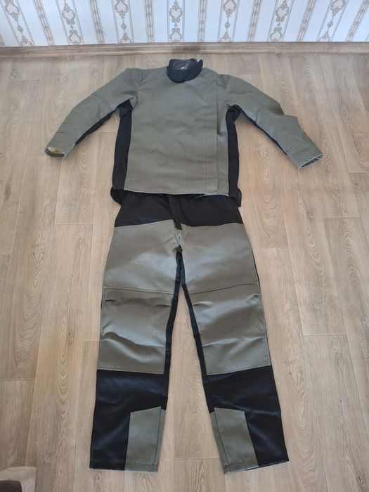 Продам новую зимнюю и летнюю спецодежду, робу для сварщиков размер 48-