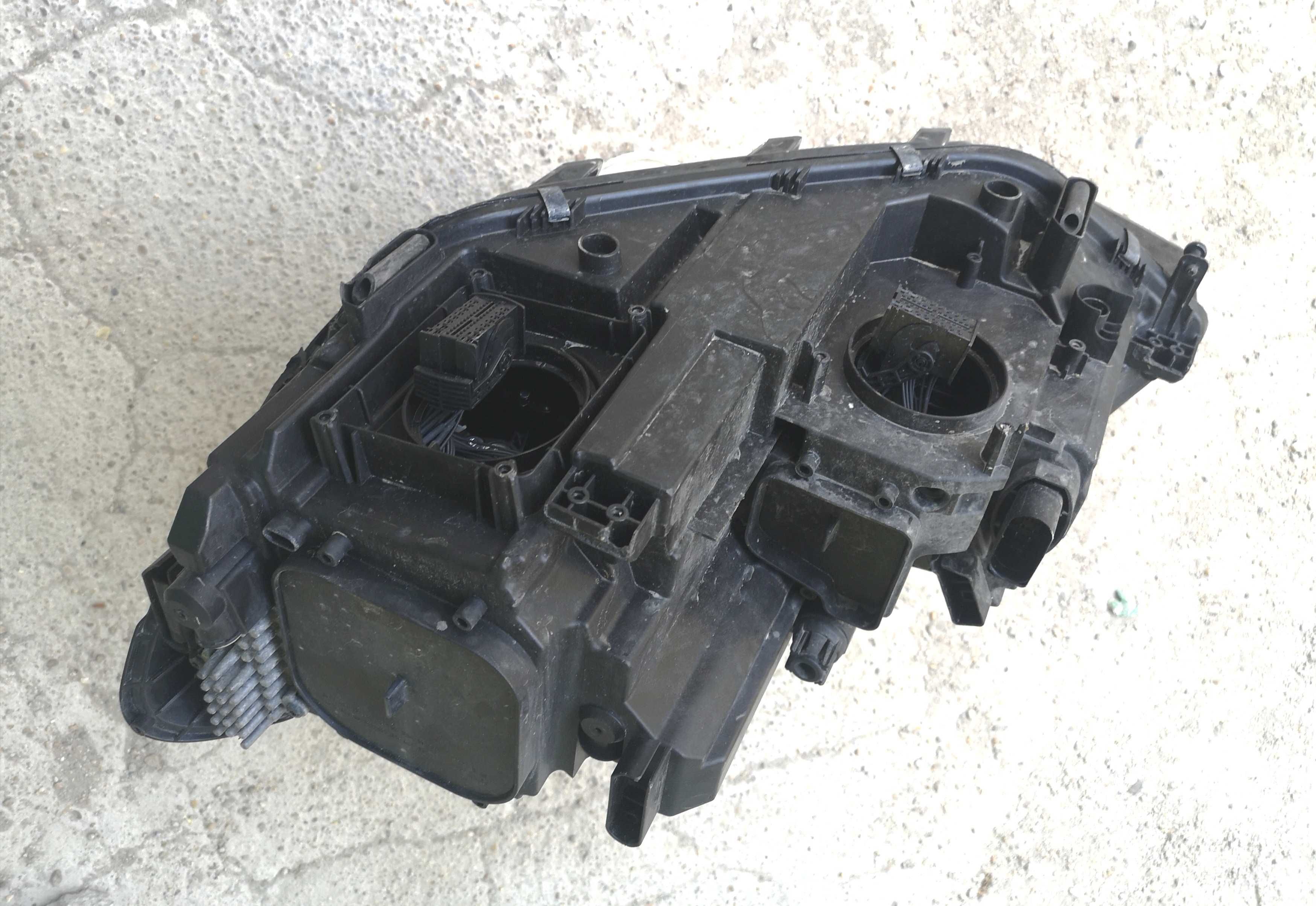 Оригинален фар Vw Touran Led