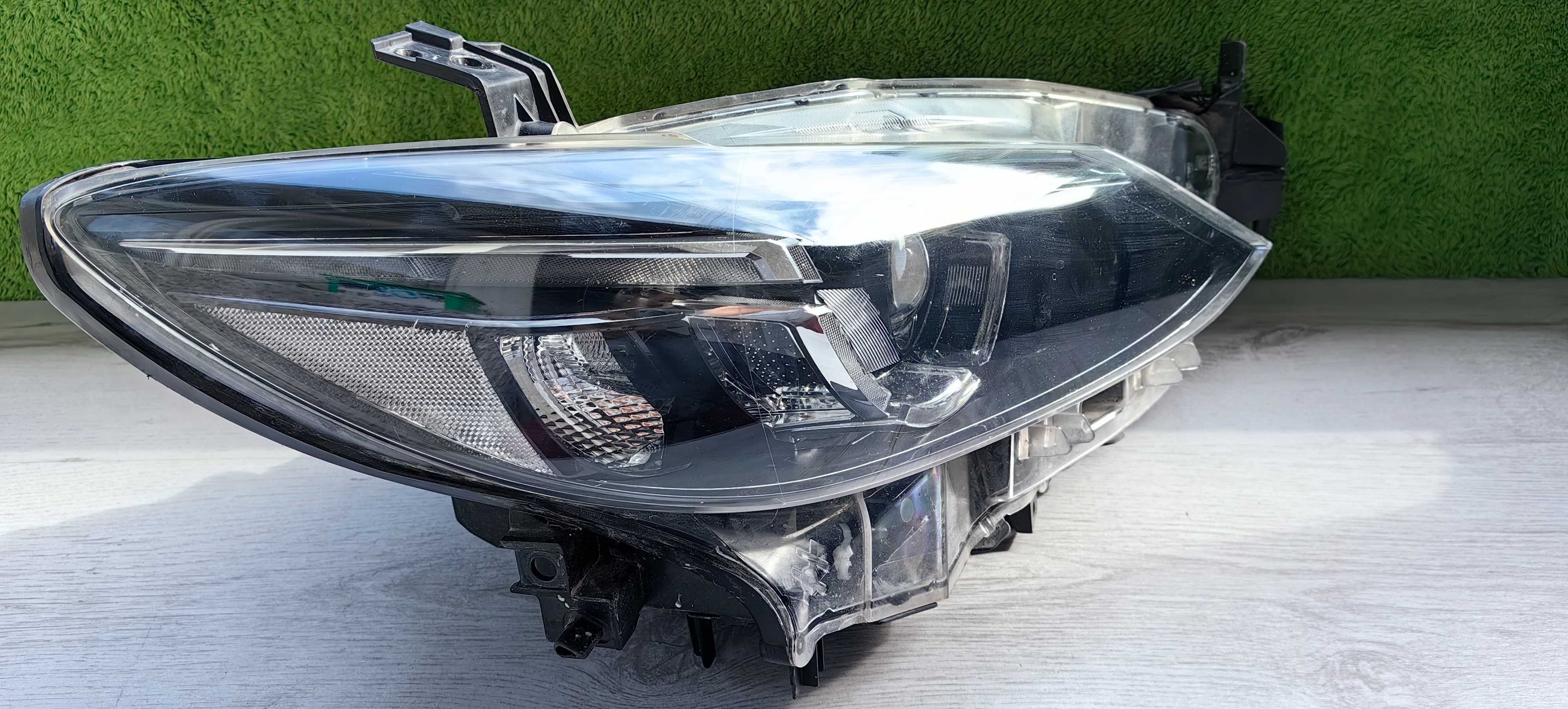 Десен фар за Mazda 6 Skyactive Full LED / Мазда 6 Скайактив Фул лед