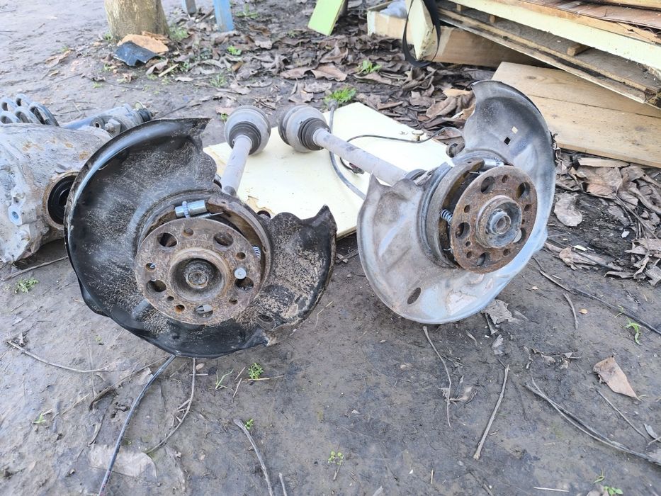 Продавам шенкели със полуоски Mercedes w203