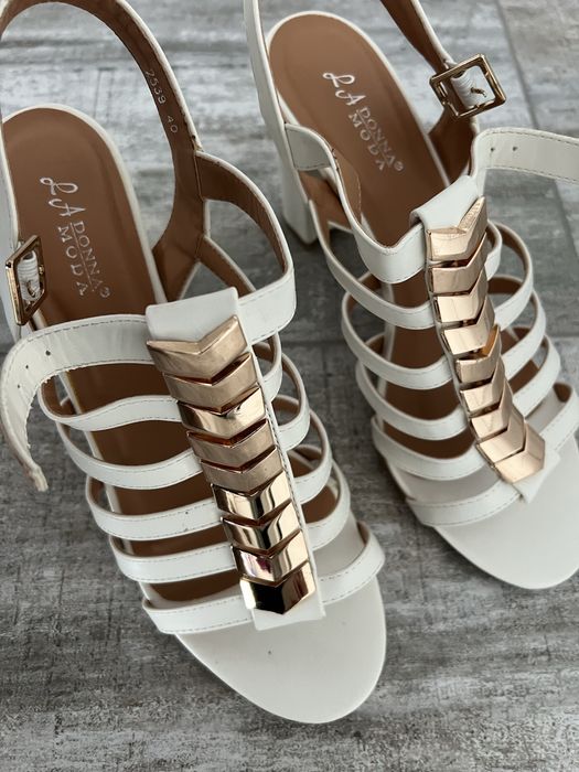 Pantofi cu toc marimea 40