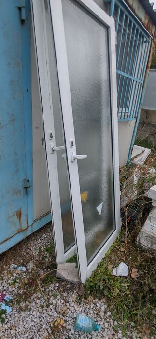 Алуминиеви врати 2бр. 220/86