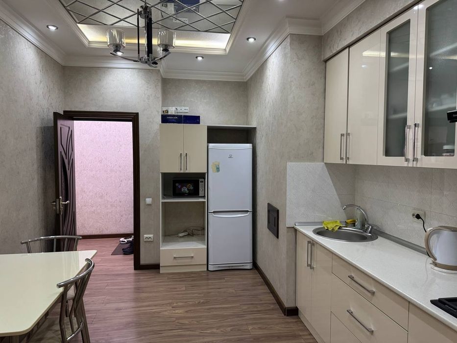 Квартира продается 2/2/9 на Шота Руставели