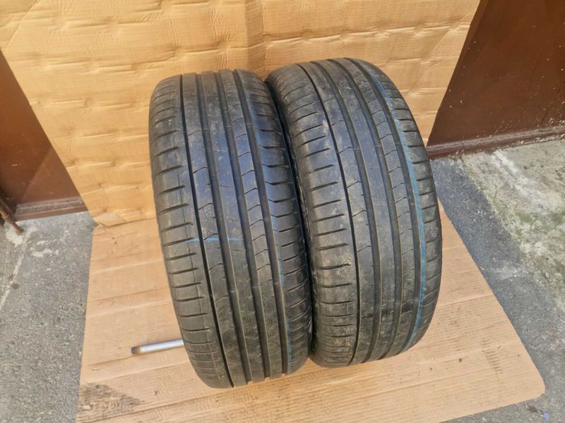 2 Pirelli R20 225/40
летни гуми Runflat 
DOT4119