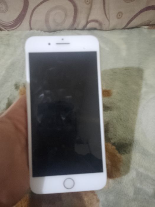 Vând iPhone 8plus