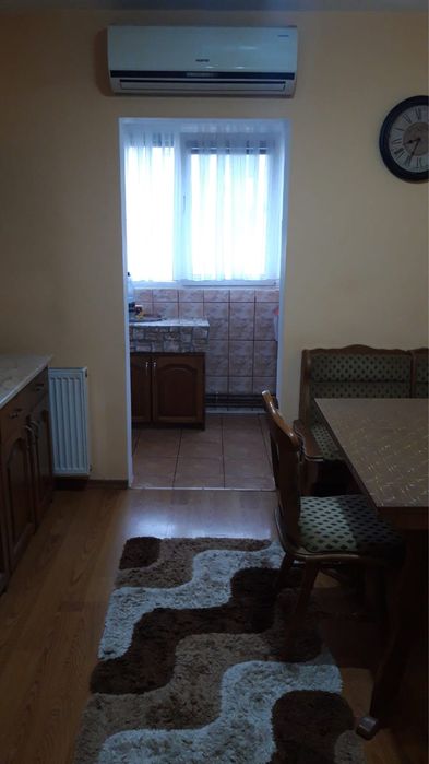 Apartament 2 camere decomandat de închiriat – Str. Măcinului, Reșița