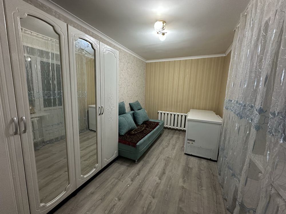 Продам квартиру на 4 микрорайоне. Долгов нет. Крыша не течет.