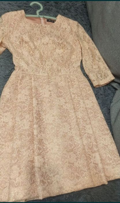 Коктельное кружевное платье