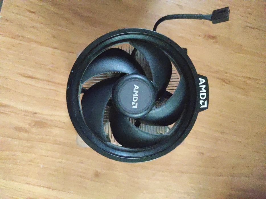 Cooler pentru procesor AMD Ryzen 5