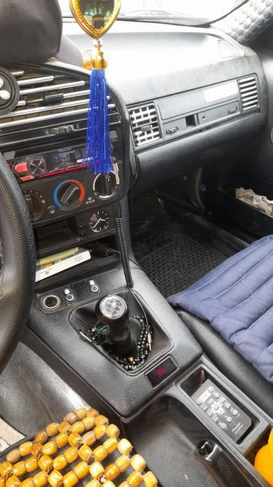 Bmw e36 m318 avtomobili