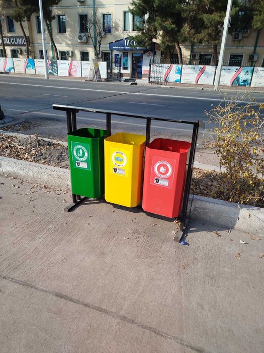 Урна для мусора уличная. Урналар биттали ва учталик