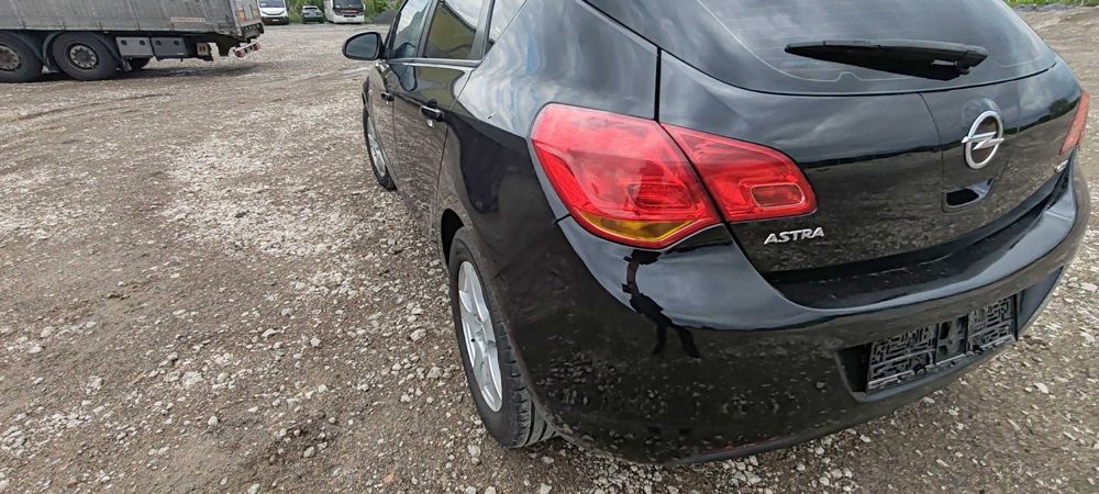 Vand opel astra j