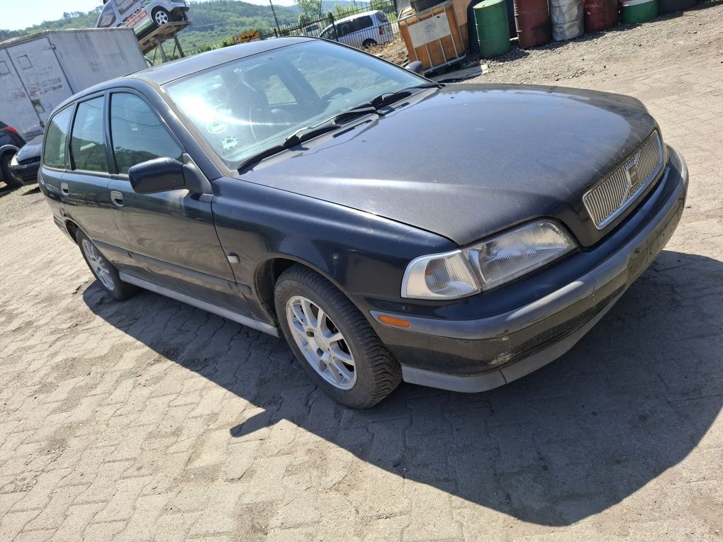 Piese/Dezmembrez Volvo V40 Kombi 1.8i