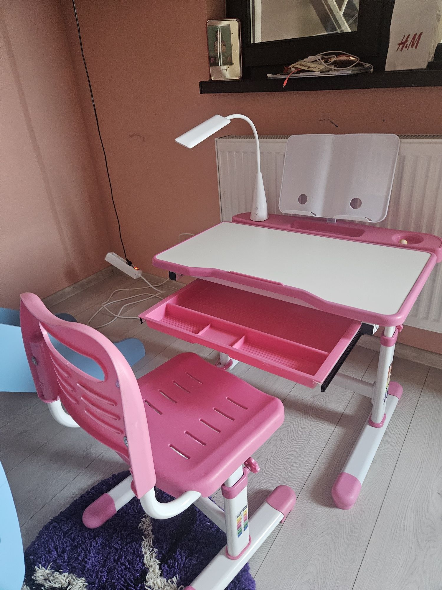 Măsuță birou si scaun pentru copii