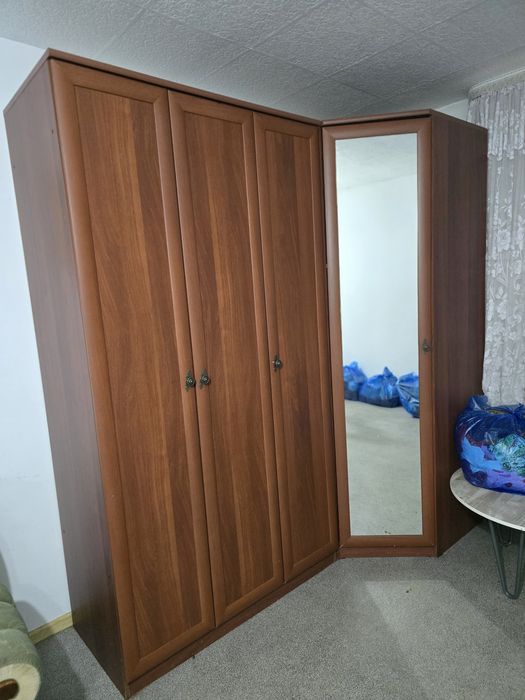 Продам шкаф для одежды