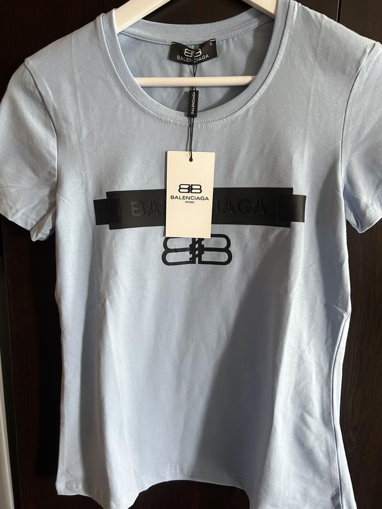 Дамски тениски BALENCIAGA.Нови,с етикети,всичко.Една серия от S до XXL