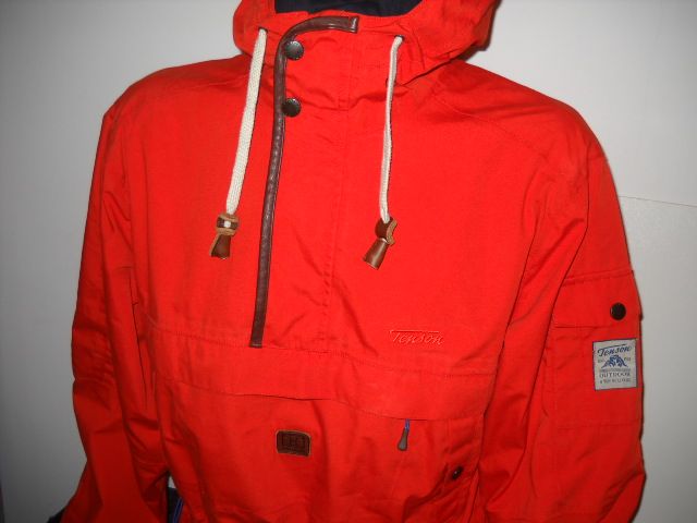 S, M и XL. КАЧЕСТВЕНИ Анораци за риболов,лов и туризъм.TENSON