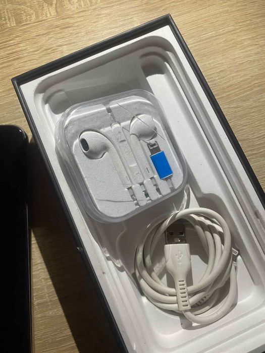Se vinde urgent ! Iphone 11 pro max 64 GB , 84% viata bateriei