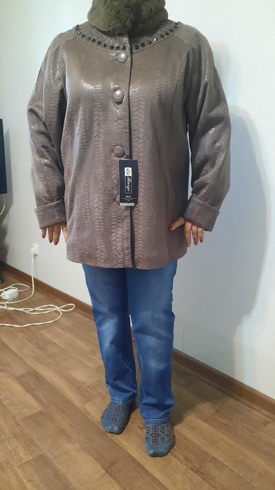 Куртка новая воротник на магните