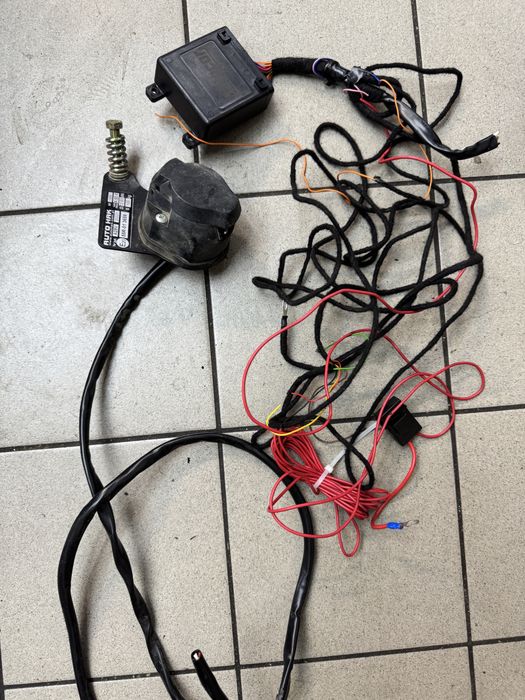 Cârlig remorcare Audi A8 2012 – original, în stare excelentă